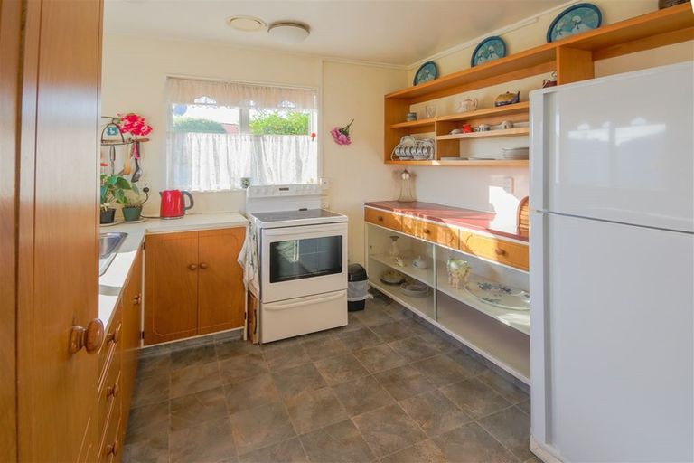 Photo of property in 18 Grenville Street, Levin, 5510