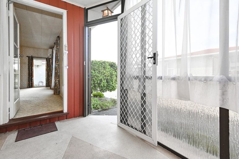 Photo of property in 2/52 Napier Road, Havelock North, 4130