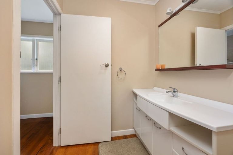 Photo of property in 13 Park Hill Road, Birkenhead, Auckland, 0626