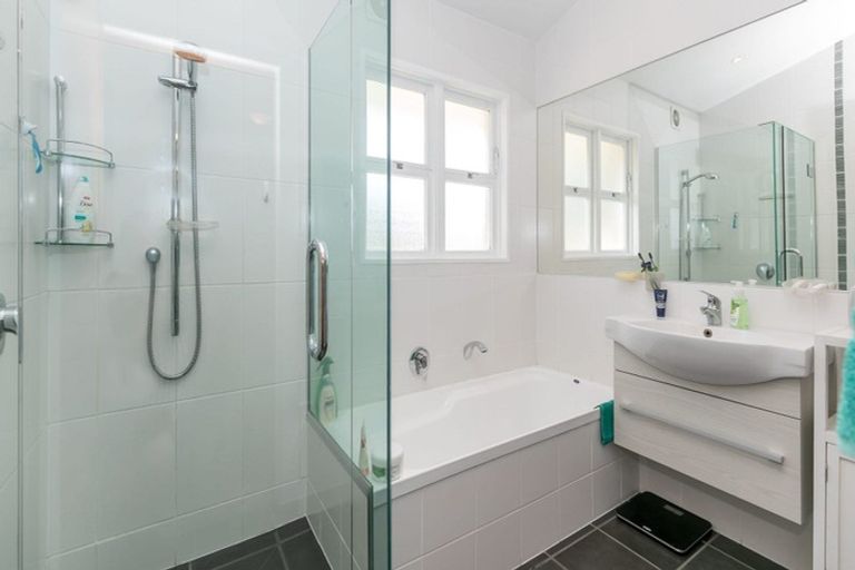 Photo of property in 10 Riverview Terrace, Fairfield, Hamilton, 3214