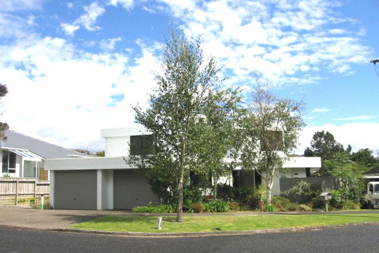 Photo of property in 1/16 Heath Avenue, Northcote, Auckland, 0627