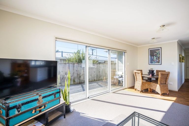 Photo of property in 44 Belt Road, Moturoa, New Plymouth, 4310