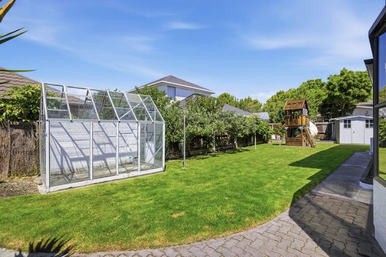 Photo of property in 4 Larkhill Place, Russley, Christchurch, 8042