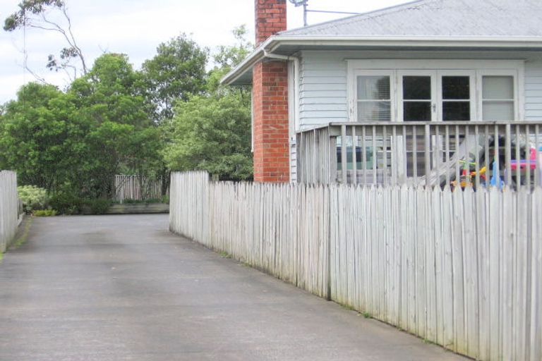 Photo of property in 58a Seymour Road, Sunnyvale, Auckland, 0612