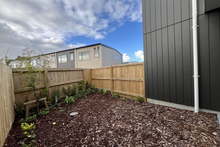 Photo of property in 61 Paetai Lane, Te Atatu Peninsula, 0610