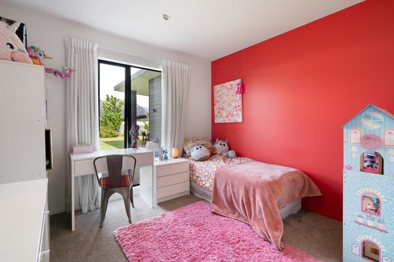 Photo of property in 9 Centre Crescent, Wanaka, 9305