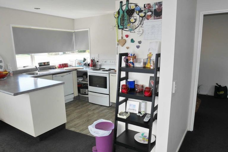 Photo of property in 22 Thistledown Place, Woolston, Christchurch, 8062