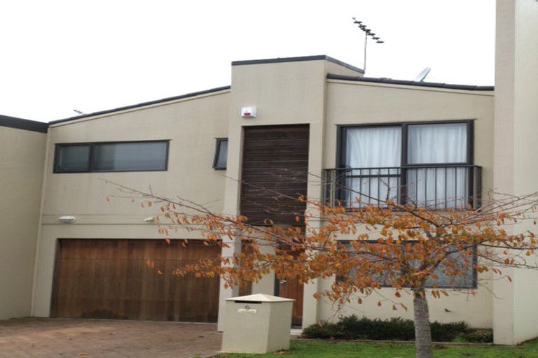 Photo of property in 6 Puma Drive, Golflands, Auckland, 2013