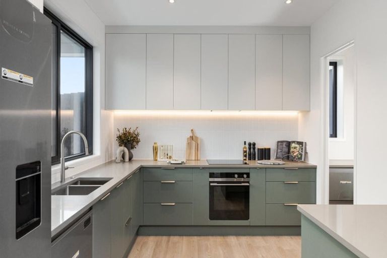 Photo of property in 10a Kotuku Street, Te Atatu Peninsula, Auckland, 0610