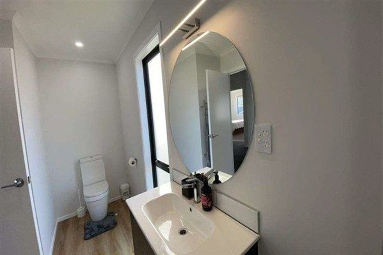 Photo of property in 7 Desert Gold Lane, Wallaceville, Upper Hutt, 5018