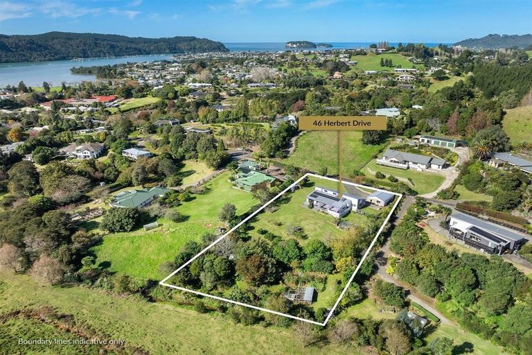 Photo of property in 46 Herbert Drive, Whangamata, 3620