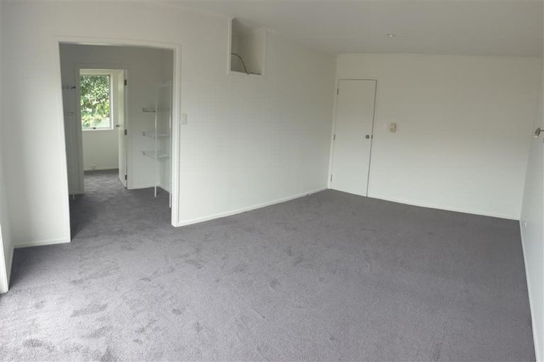 Photo of property in 32 Becker Drive, Weymouth, Auckland, 2103