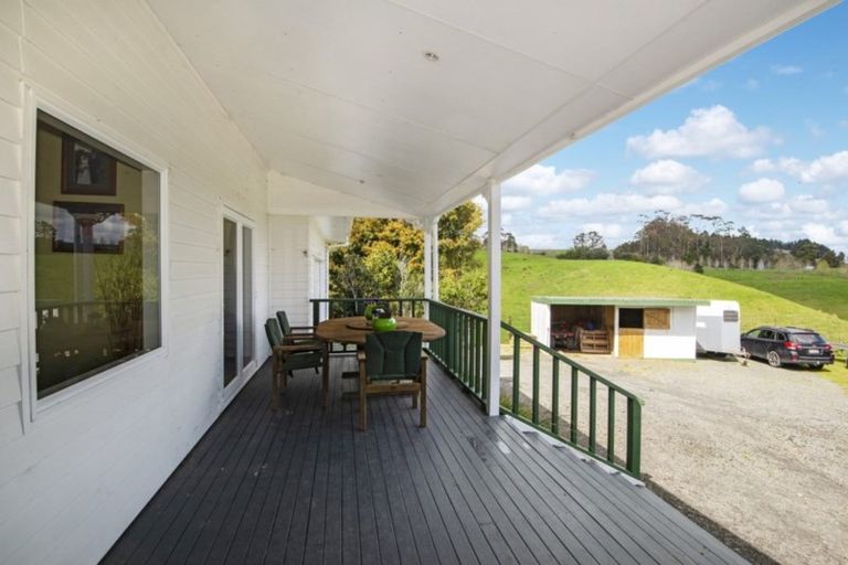 Photo of property in 187 Kimptons Road, Brookby, Manurewa, 2576