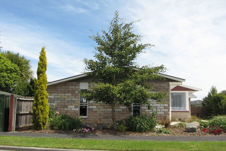 Photo of property in 9 Eglinton Street, Avondale, Christchurch, 8061