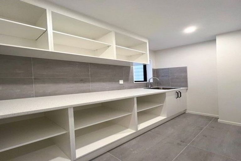 Photo of property in 33 Korihi Drive, Swanson, Auckland, 0614