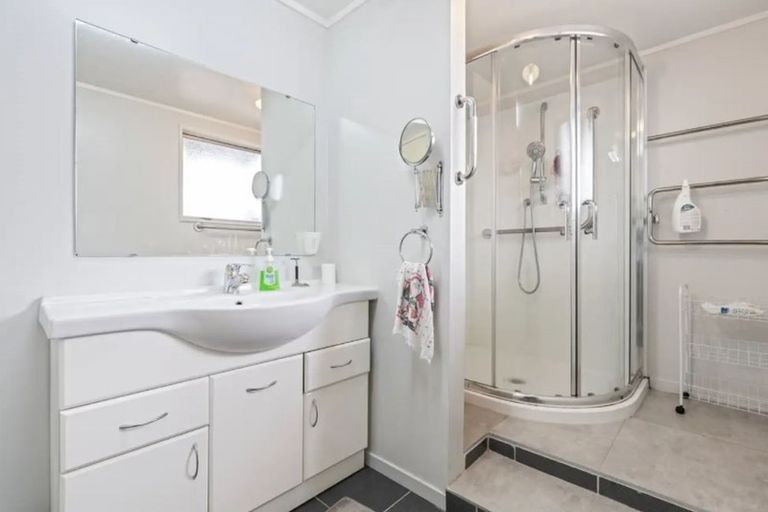 Photo of property in 27 Glen Avenue, Papatoetoe, Auckland, 2025