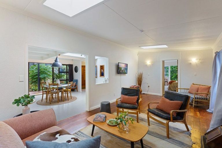 Photo of property in 52 Forest Road, Raumati South, Paraparaumu, 5032