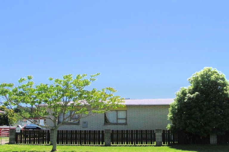 Photo of property in 15 Leon Street, Riverdale, Gisborne, 4010