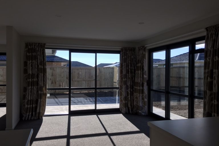 Photo of property in 18 Cupples Street, Papamoa Beach, Papamoa, 3118