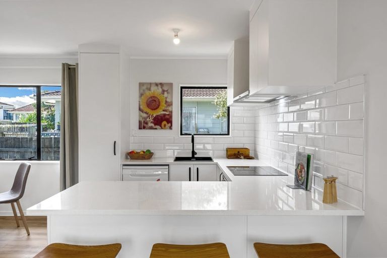 Photo of property in 2/17 Kent Road, Manurewa, Auckland, 2102