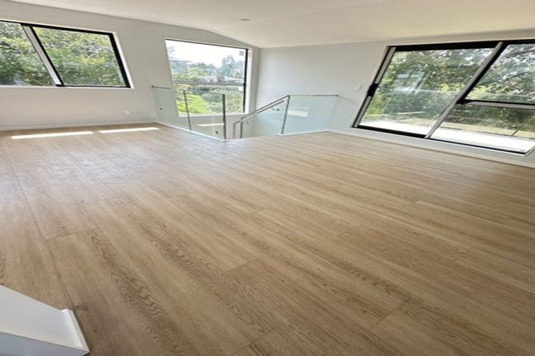 Photo of property in 27a Kelwyn Road, Kelston, Auckland, 0602