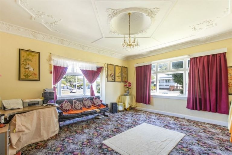 Photo of property in 41 Derwent Street, Island Bay, Wellington, 6023