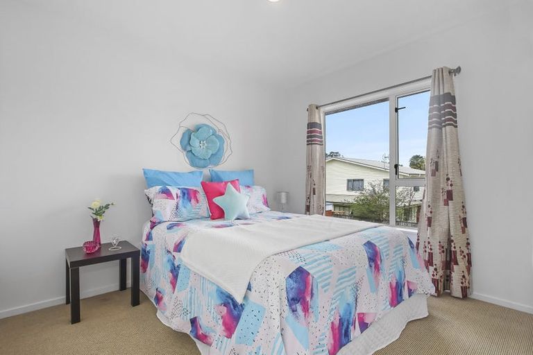 Photo of property in 2/23 Charlenne Close, Ranui, Auckland, 0612