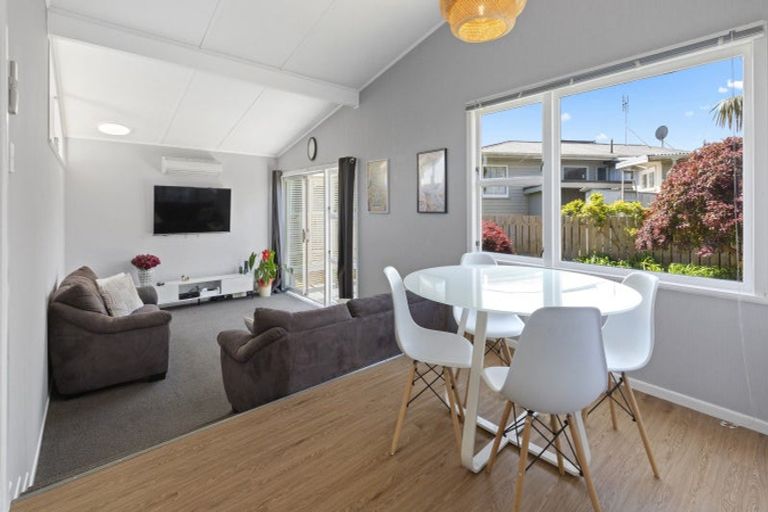 Photo of property in 182 Queen Street, Pukekohe, 2120