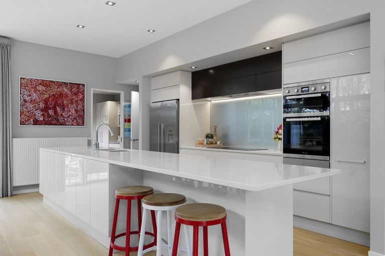 Photo of property in 35 Waiwetu Street, Fendalton, Christchurch, 8052