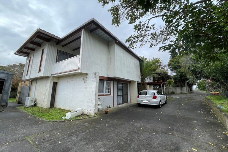 Photo of property in 60b Te Atatu Road, Te Atatu South, Auckland, 0610