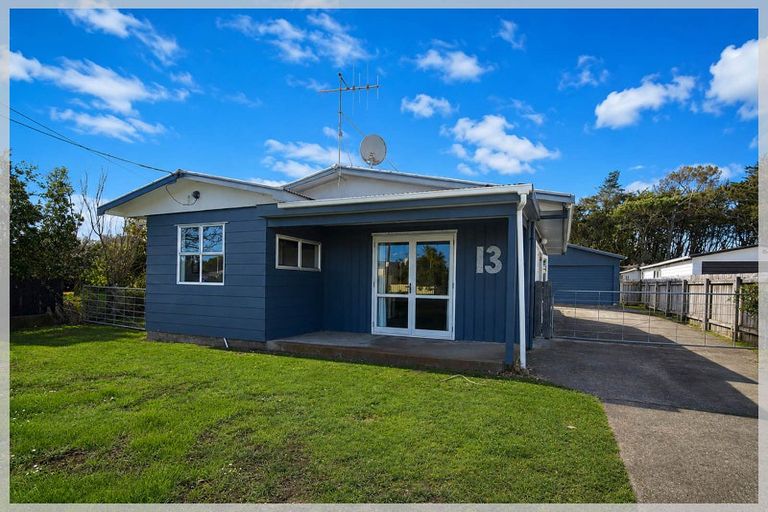 Photo of property in 13 Dewe Terrace, Foxton Beach, Foxton, 4815