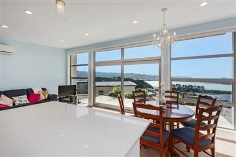 Photo of property in 3 Eglinton Close, Aotea, Porirua, 5024
