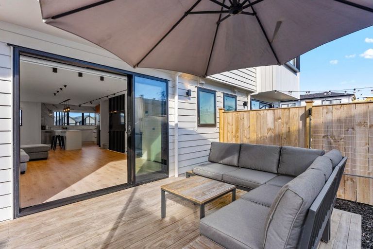 Photo of property in 20a Makomako Drive, Orewa, 0931