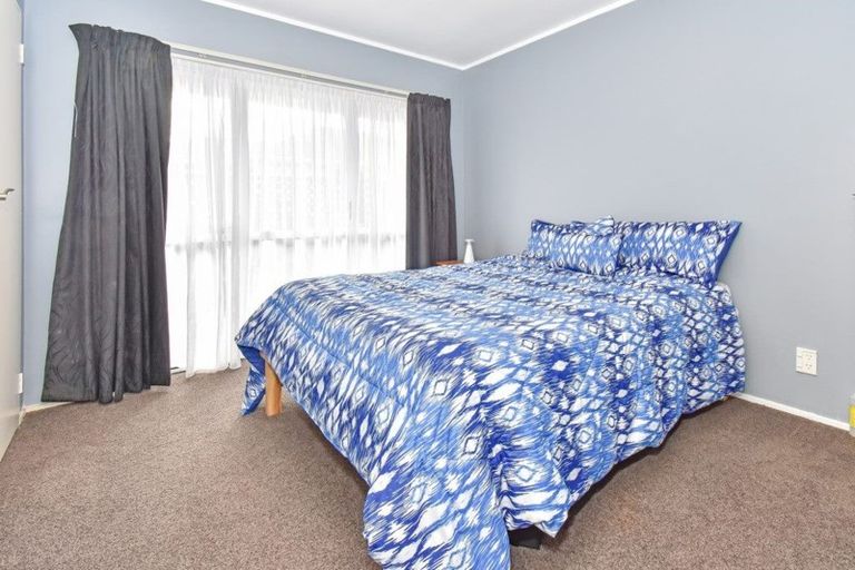Photo of property in 2/13 Bunnythorpe Road, Papakura, 2110