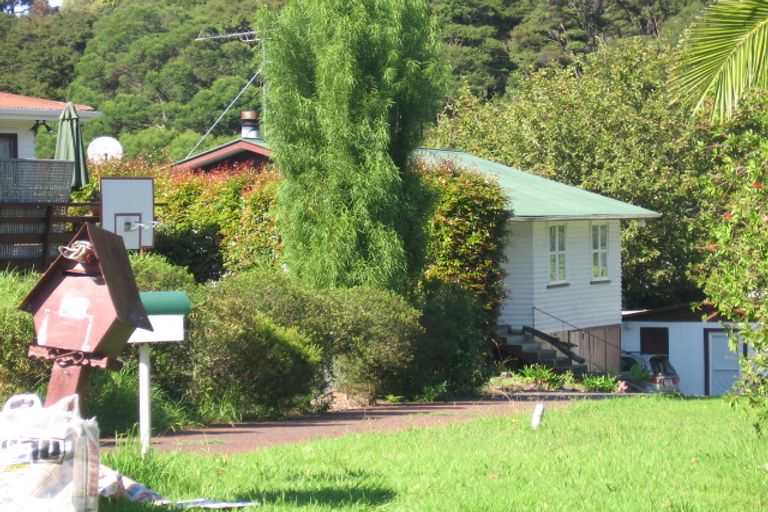 Photo of property in 16 Willowbrook Place, Titirangi, Auckland, 0604