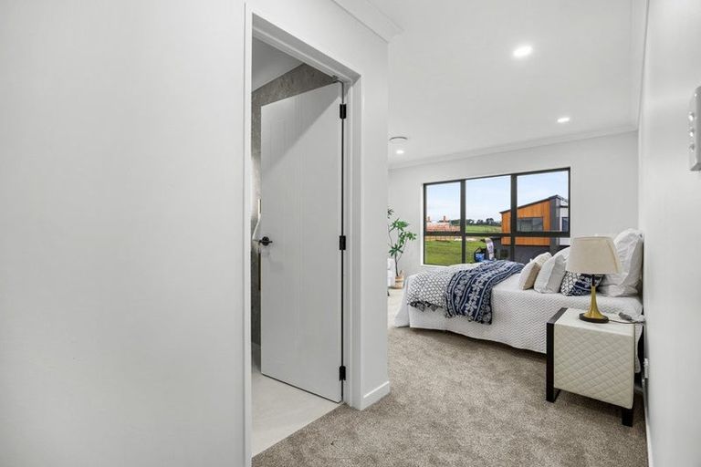 Photo of property in 39 Park Green Avenue, Rosehill, Papakura, 2113