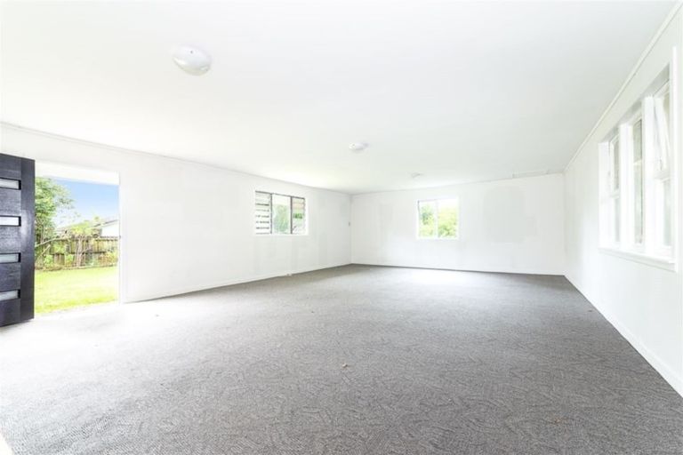 Photo of property in 30 Silverstone Place, Henderson, Auckland, 0612