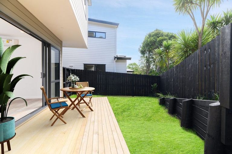 Photo of property in 11d Dianthus Place, Browns Bay, Auckland, 0630