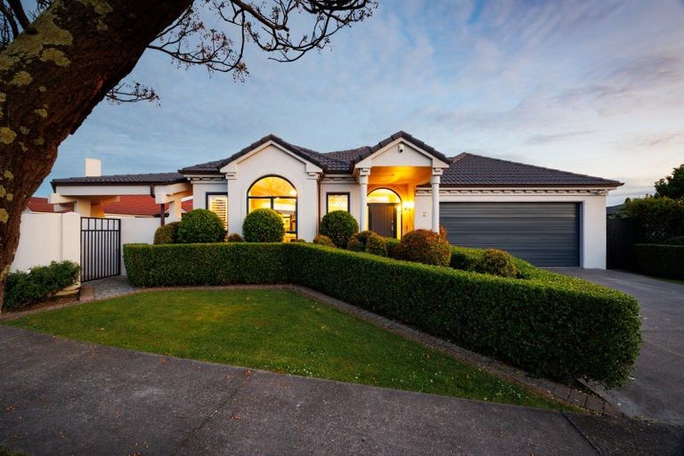 Photo of property in 2 Balmoral Drive, Terrace End, Palmerston North, 4410