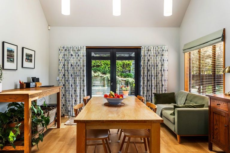 Photo of property in 2 Emerald Lane, Cashmere, Christchurch, 8022