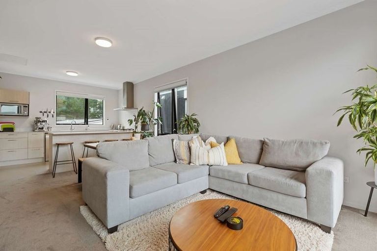 Photo of property in 5 Awamarino Way, Westgate, Auckland, 0614