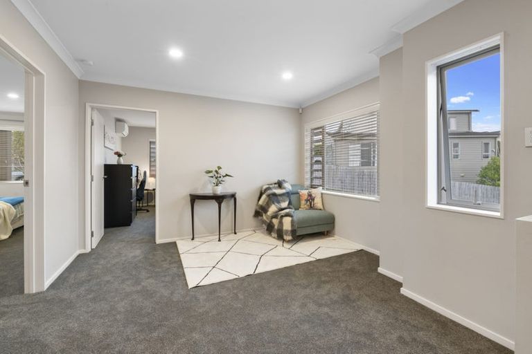 Photo of property in 8 Oak View Terrace, Schnapper Rock, Auckland, 0632
