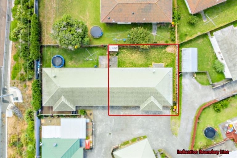 Photo of property in 1/11 Solveig Place, Randwick Park, Auckland, 2105