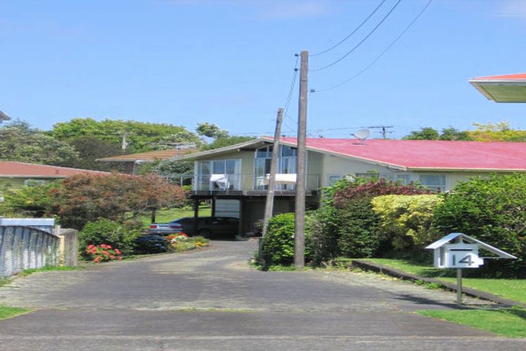 Photo of property in 14 Shortt Avenue, Mangere Bridge, Auckland, 2022