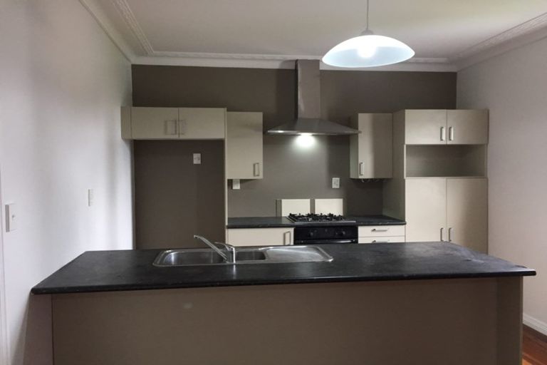 Photo of property in 3 Pleasant Road, Glen Eden, Auckland, 0602