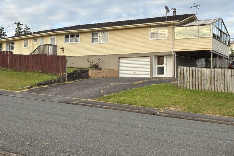 Photo of property in 14 Helena Street, Massey, Auckland, 0614
