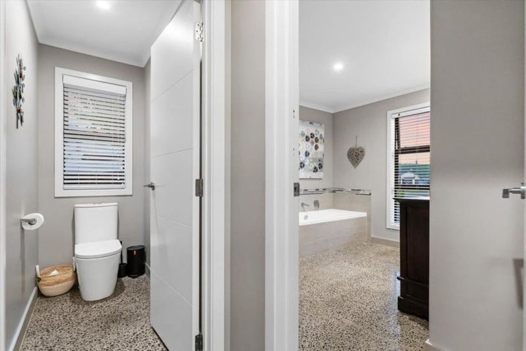 Photo of property in 6 Donelle Place, Te Puke, 3119