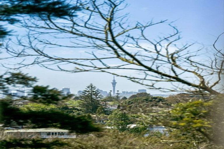 Photo of property in 145 Colwill Road, Massey, Auckland, 0614