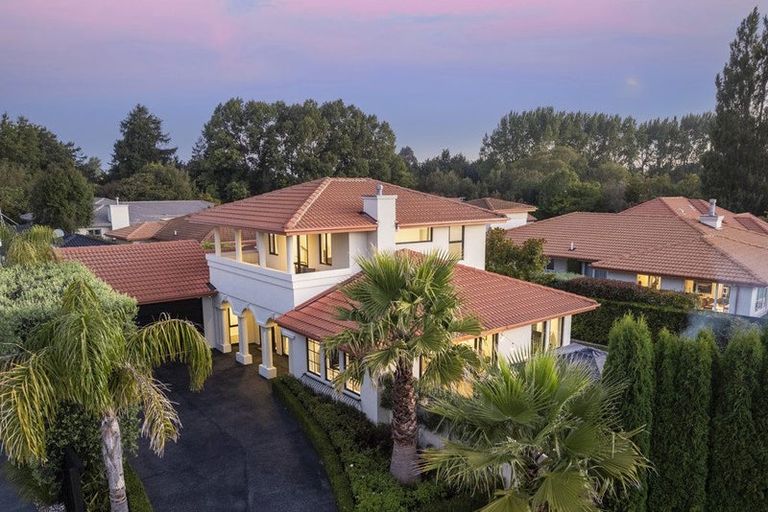 Photo of property in 10 Mica Place, Northwood, Christchurch, 8051