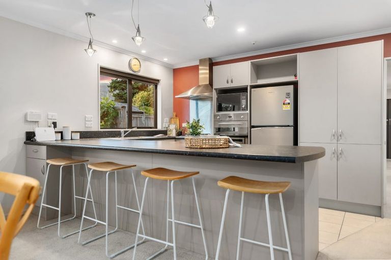 Photo of property in 1 Castleview Lane, Heathcote Valley, Christchurch, 8022